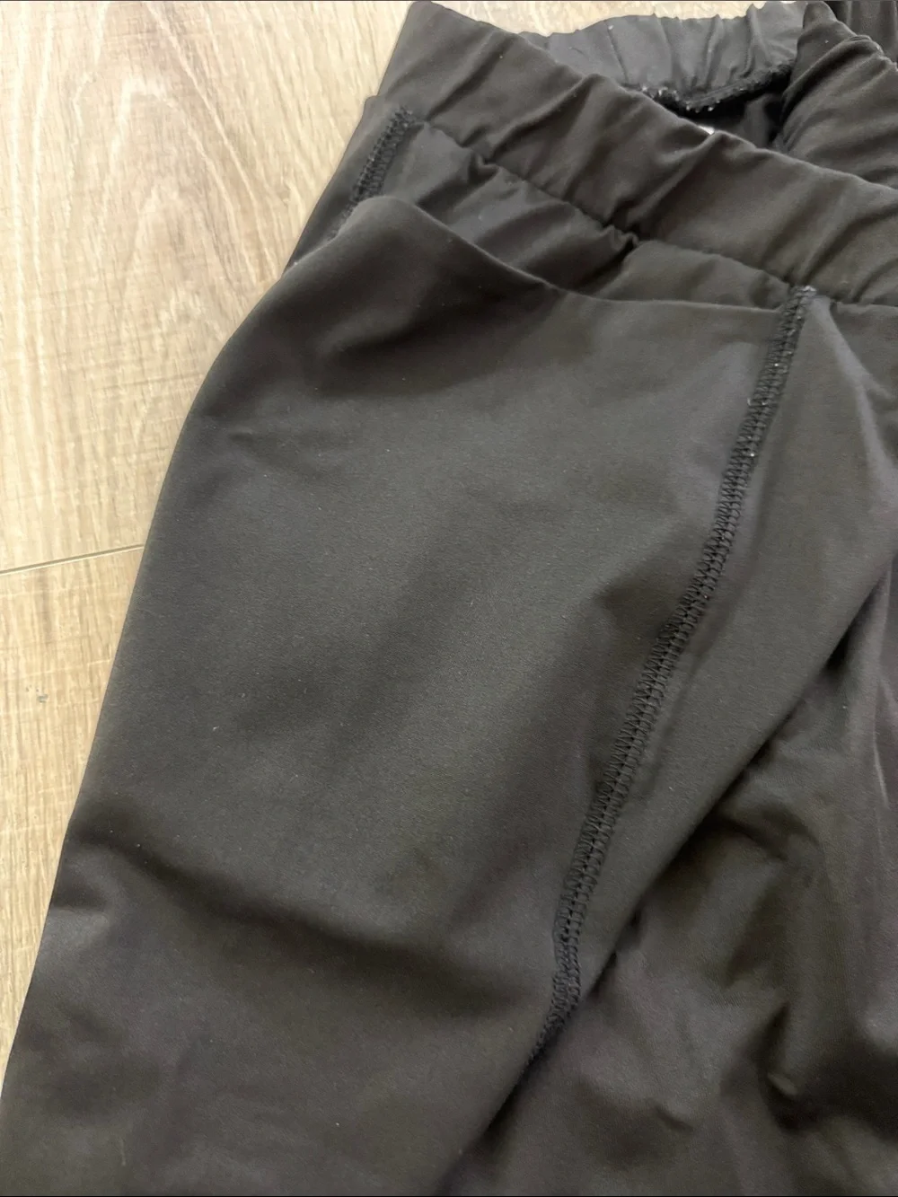 Snoga Women’s Black Active Skirt with Built-In Capri Leggings
